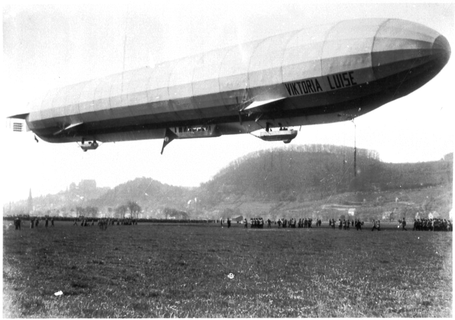 Zeppelin Luftschiff LZ11 Viktoria Luise am 5.5.1912 in Marburg Afföller